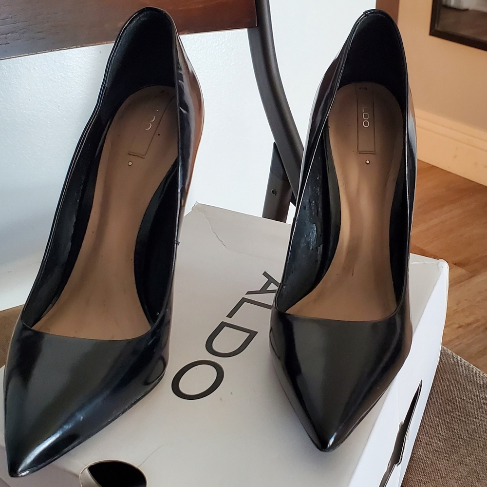 Women's patent leather Shoe